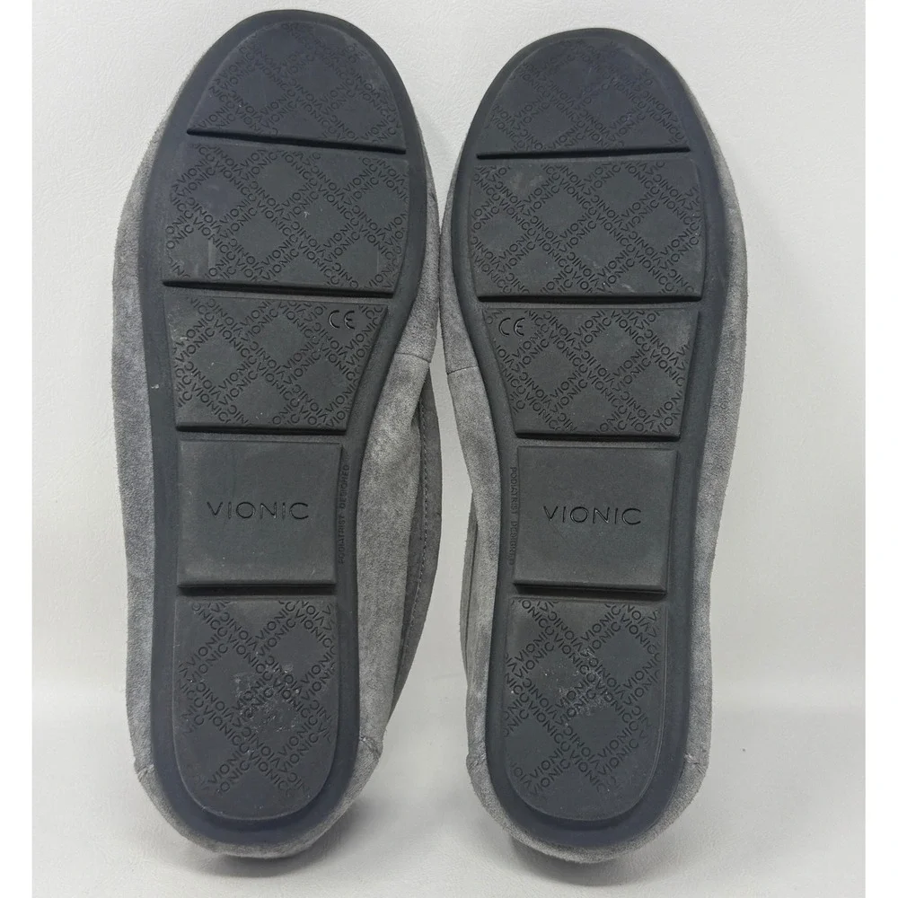 Vionic Womens Mesa‎ 9 Gray Suede Loafer Silver Chain Preppy Academia NO INSERTS